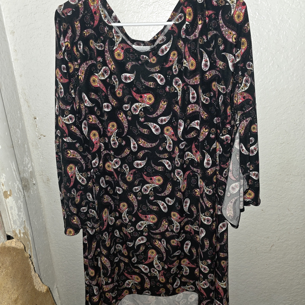 Avenue Black Paisley Long Sleeve Dress
